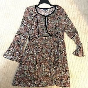 American Eagle paisley peasant dress with flavored sleeves